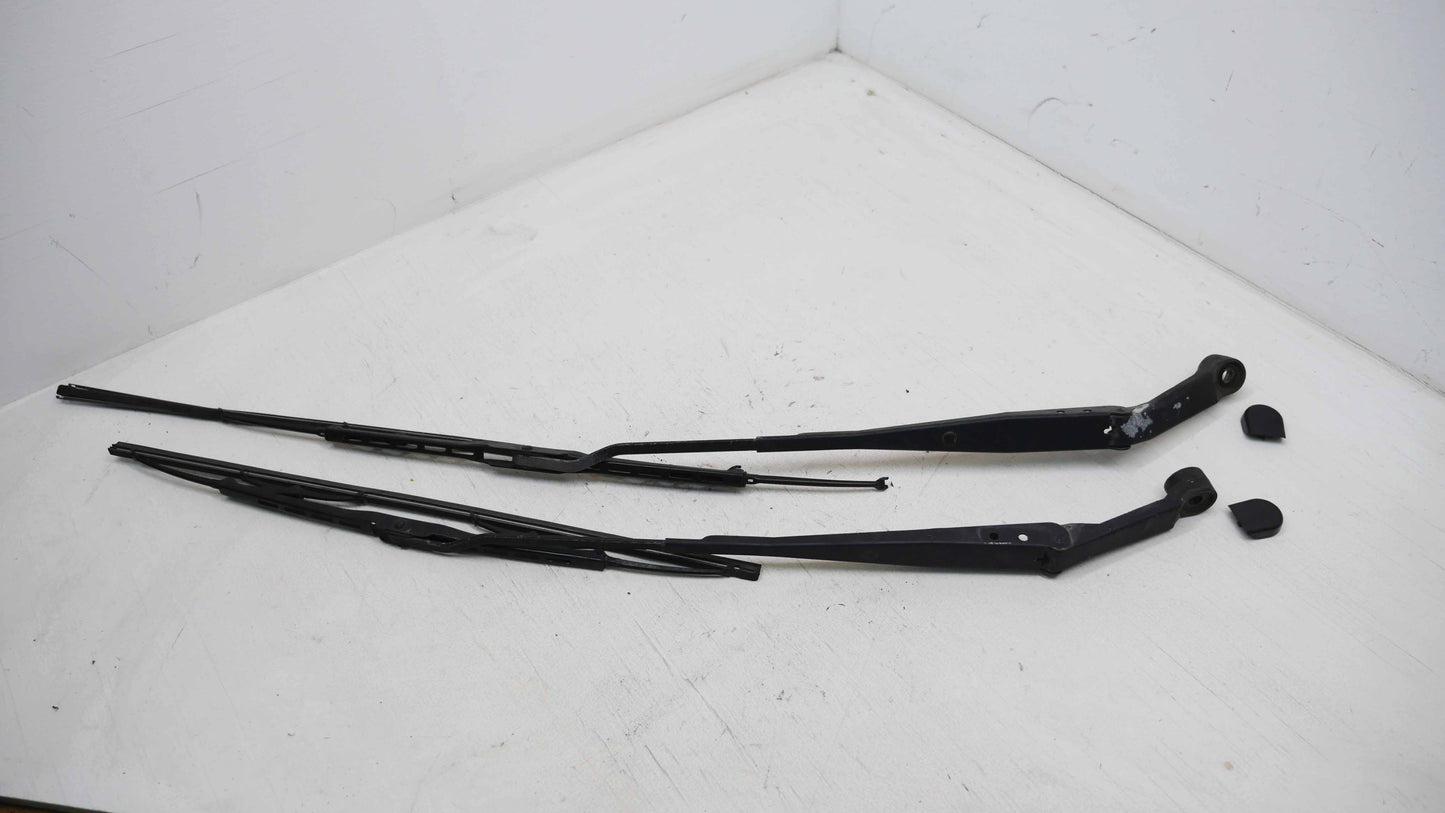 Left and Right Hand Wiper Arms - Fits Toyota Corolla AE92 Seca Liftback 1988-1992