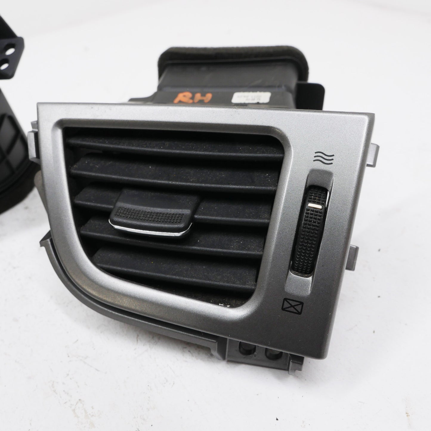 RH Dash Vents - Fits Hyundai Elantra MD Premium 2011-2015