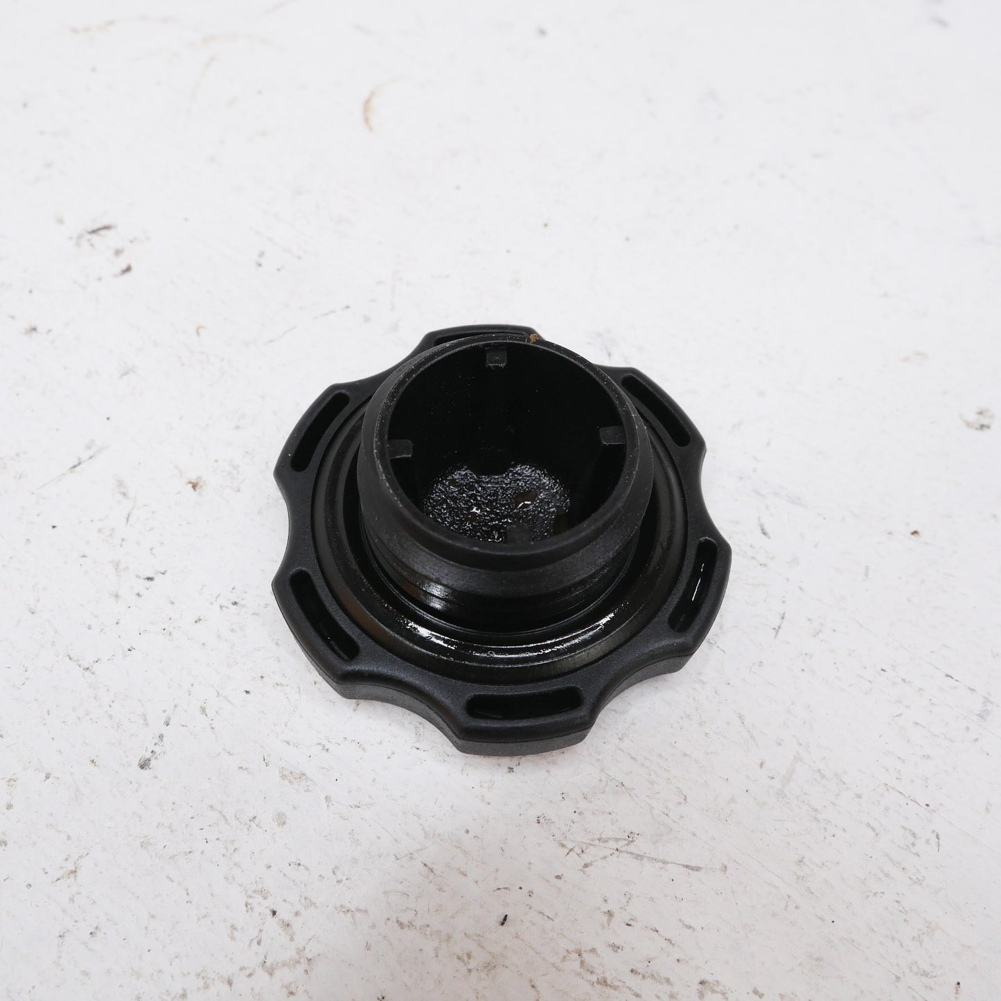 Oil Refill Cap 6 Cylinder - Fits Ford Falcon AU SR 1998-2002