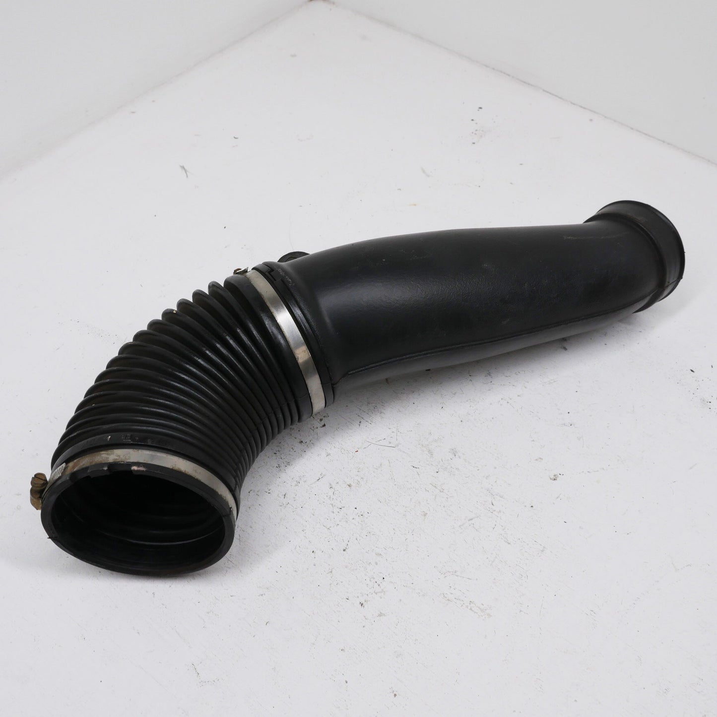 Intake Tube AU3 - Fits Ford Falcon AU SR 1998-2002