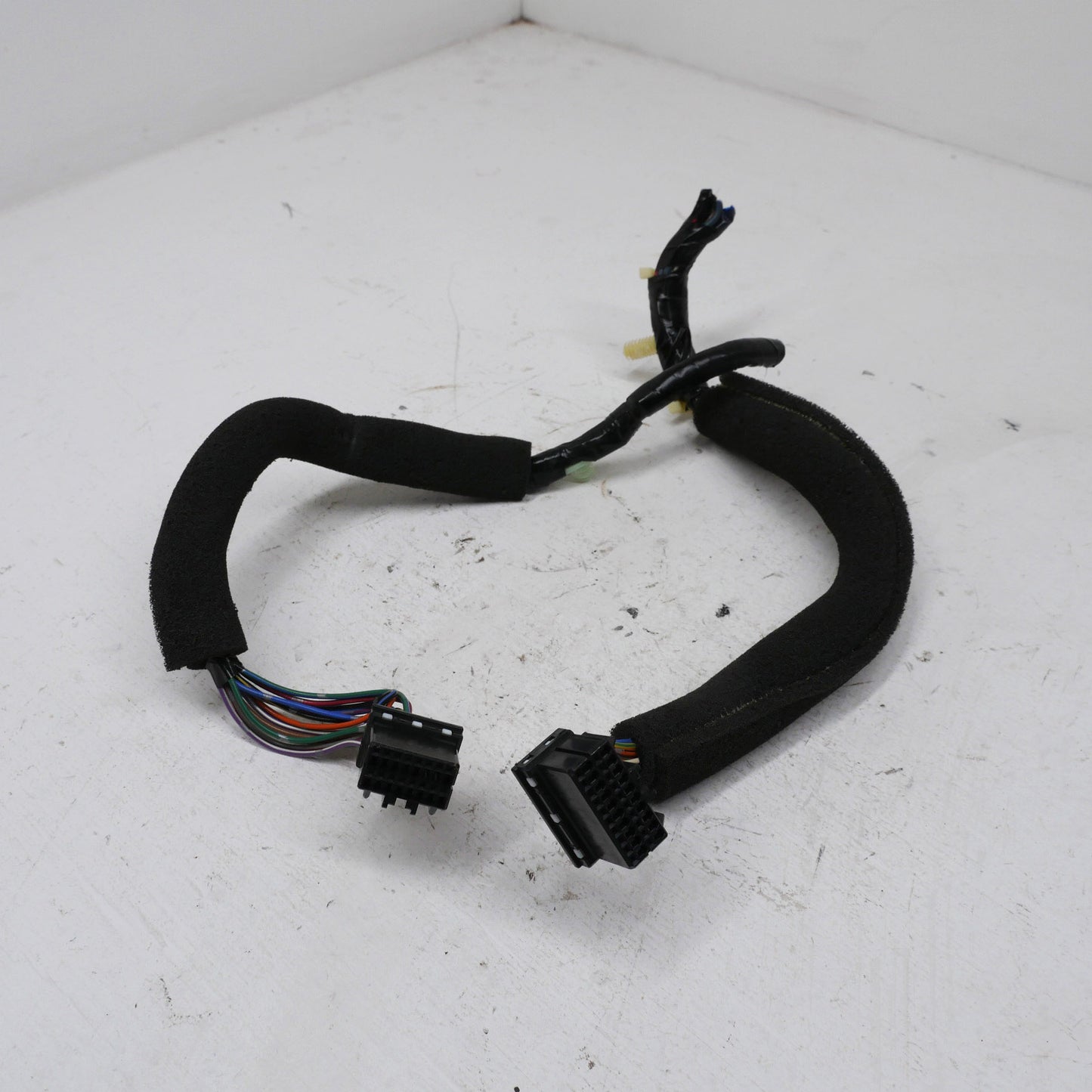 Instrument Cluster Plug and Wires - Fits Ford Falcon AU SR 1998-2002