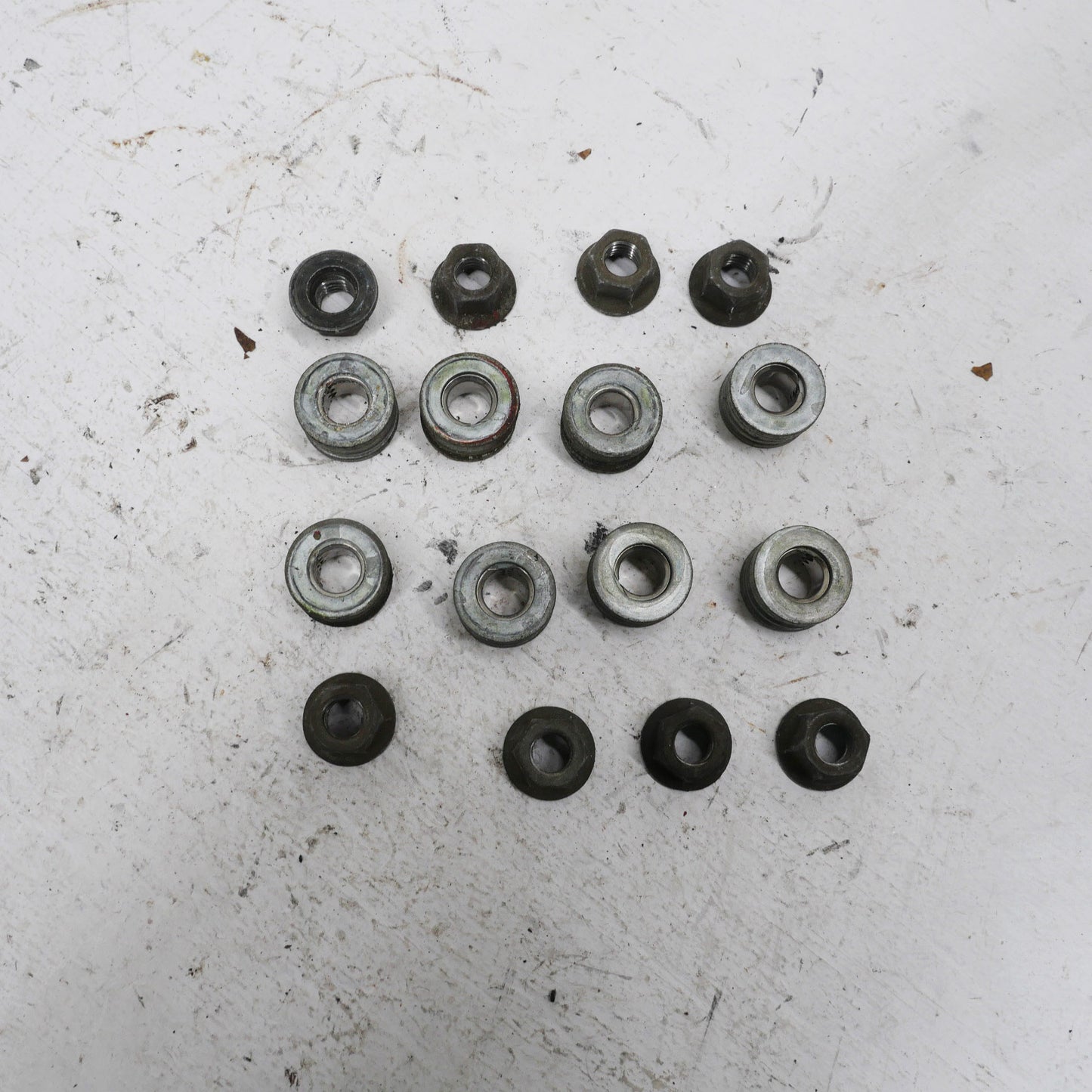 Lower Intake Manifold Nuts and Washers - Fits Mitsubishi Magna ES TL-TW 2003-2005