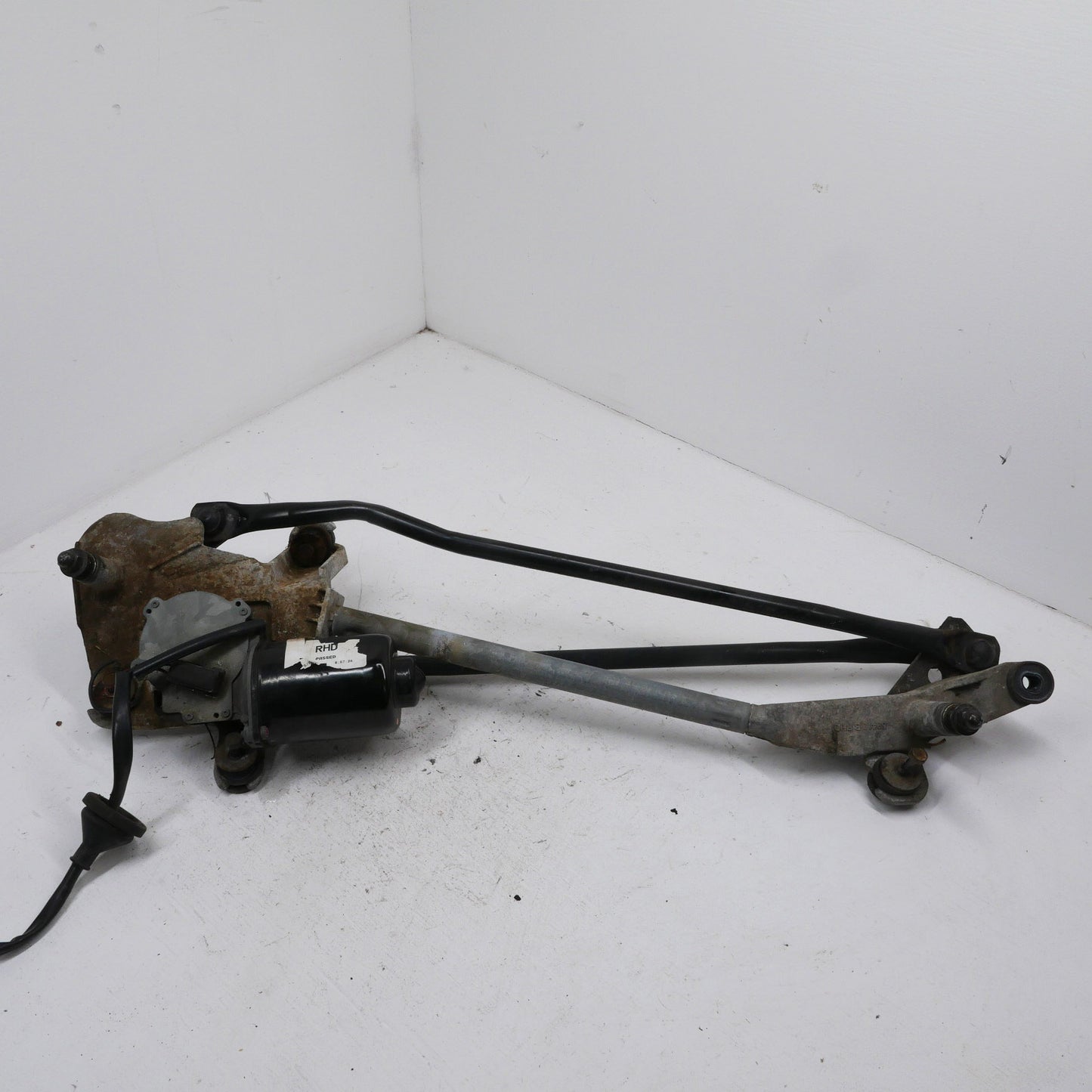 Front Windscreen Wiper Motor and Linkages - Fits Mitsubishi Magna ES TL-TW 2003-2005