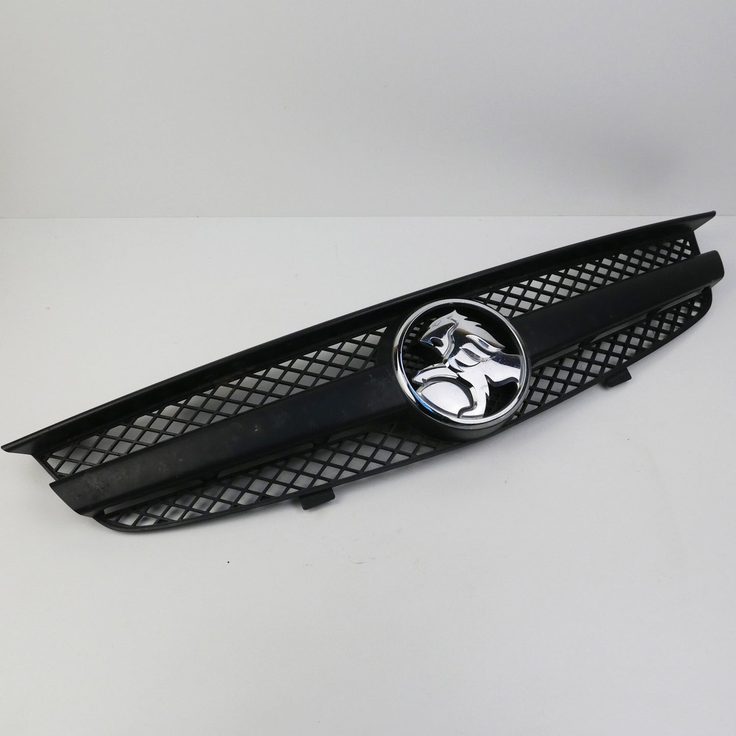 Genuine Acclaim Front Bumper Grille Insert - Fits Holden Commodore VZ 2004-2006