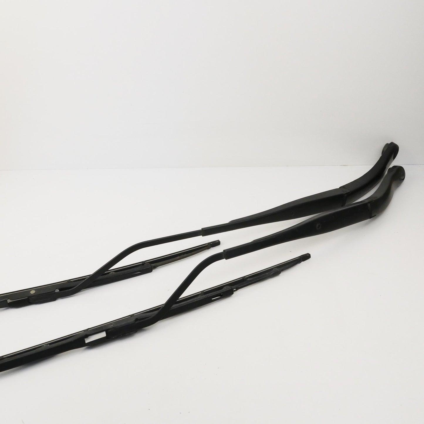 Windshield Wiper Arms - Fits Holden Commodore VZ 2004-2006