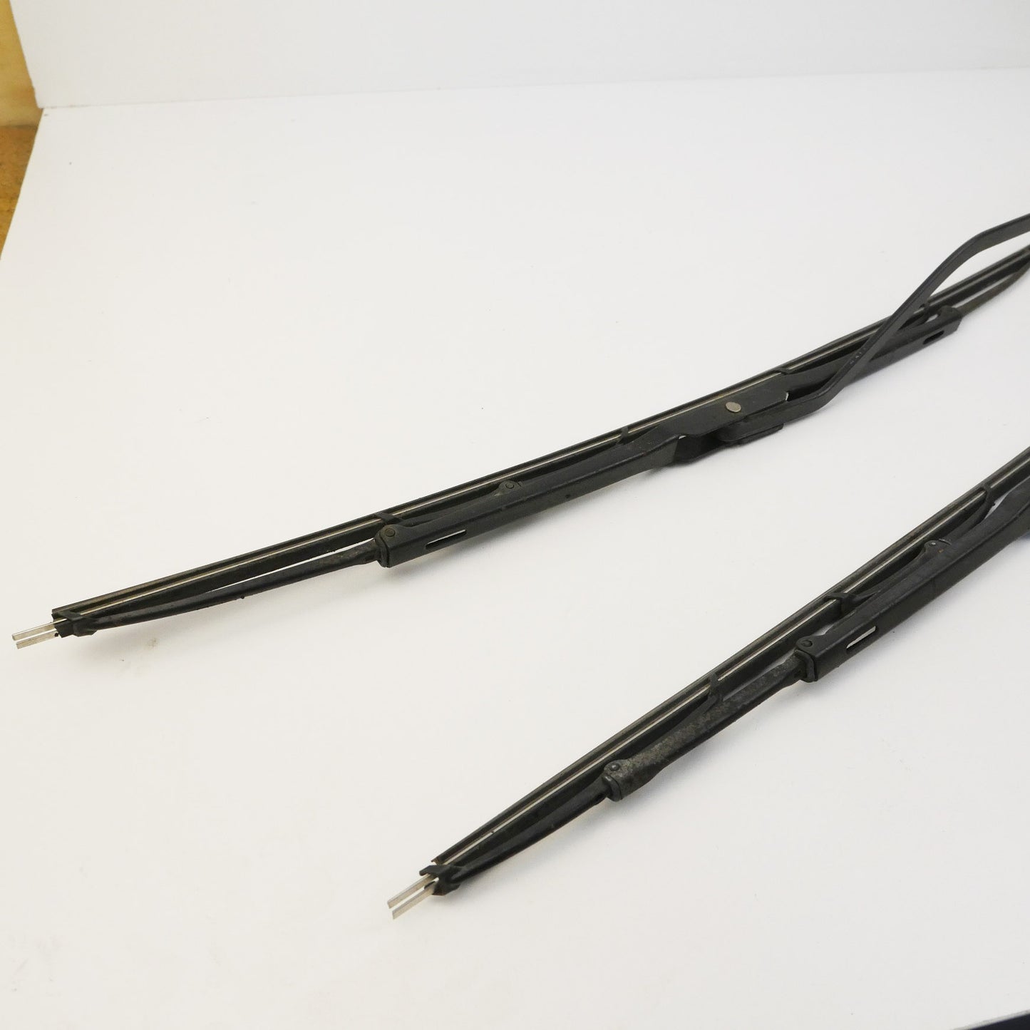 Windshield Wiper Arms - Fits Holden Commodore VZ 2004-2006