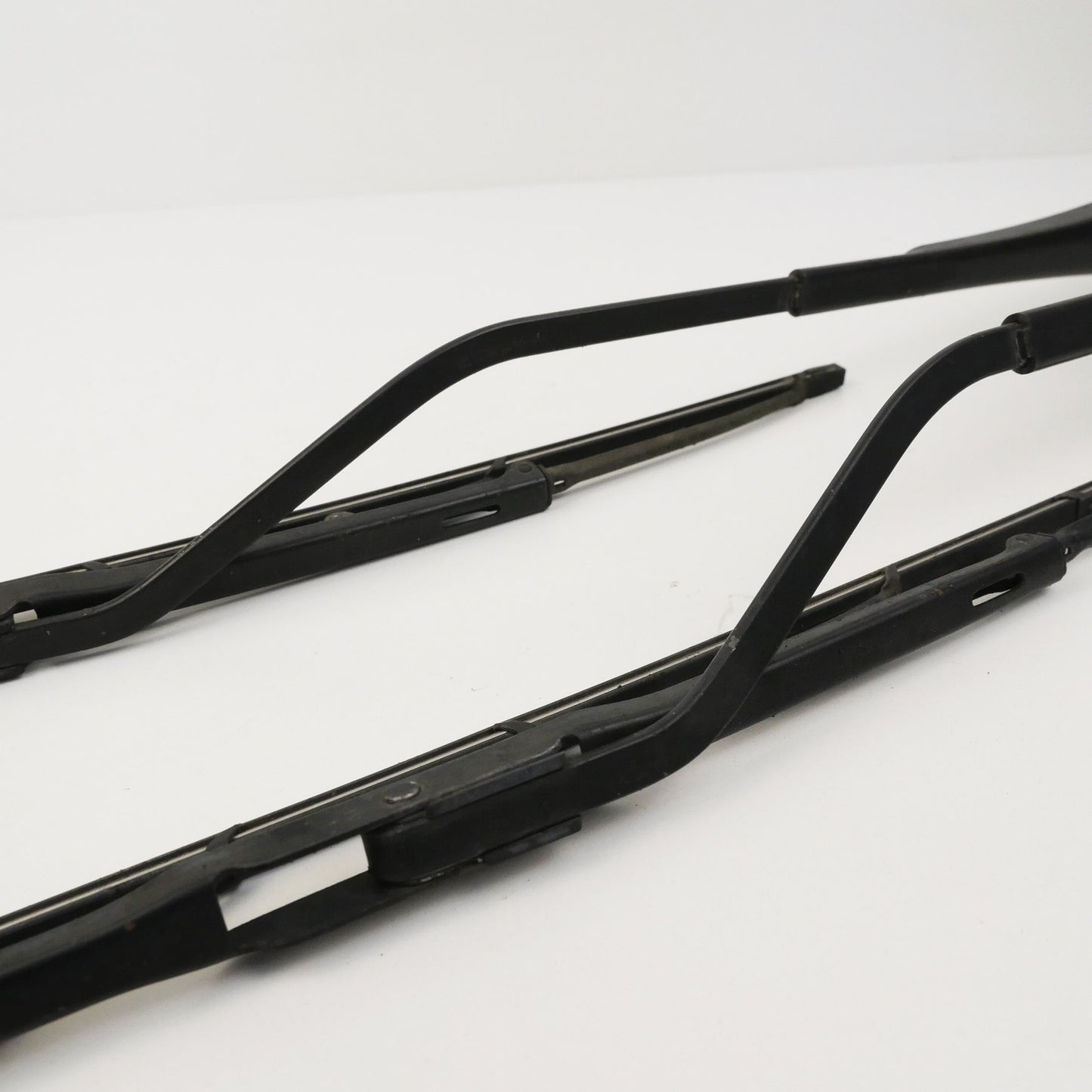 Windshield Wiper Arms - Fits Holden Commodore VZ 2004-2006