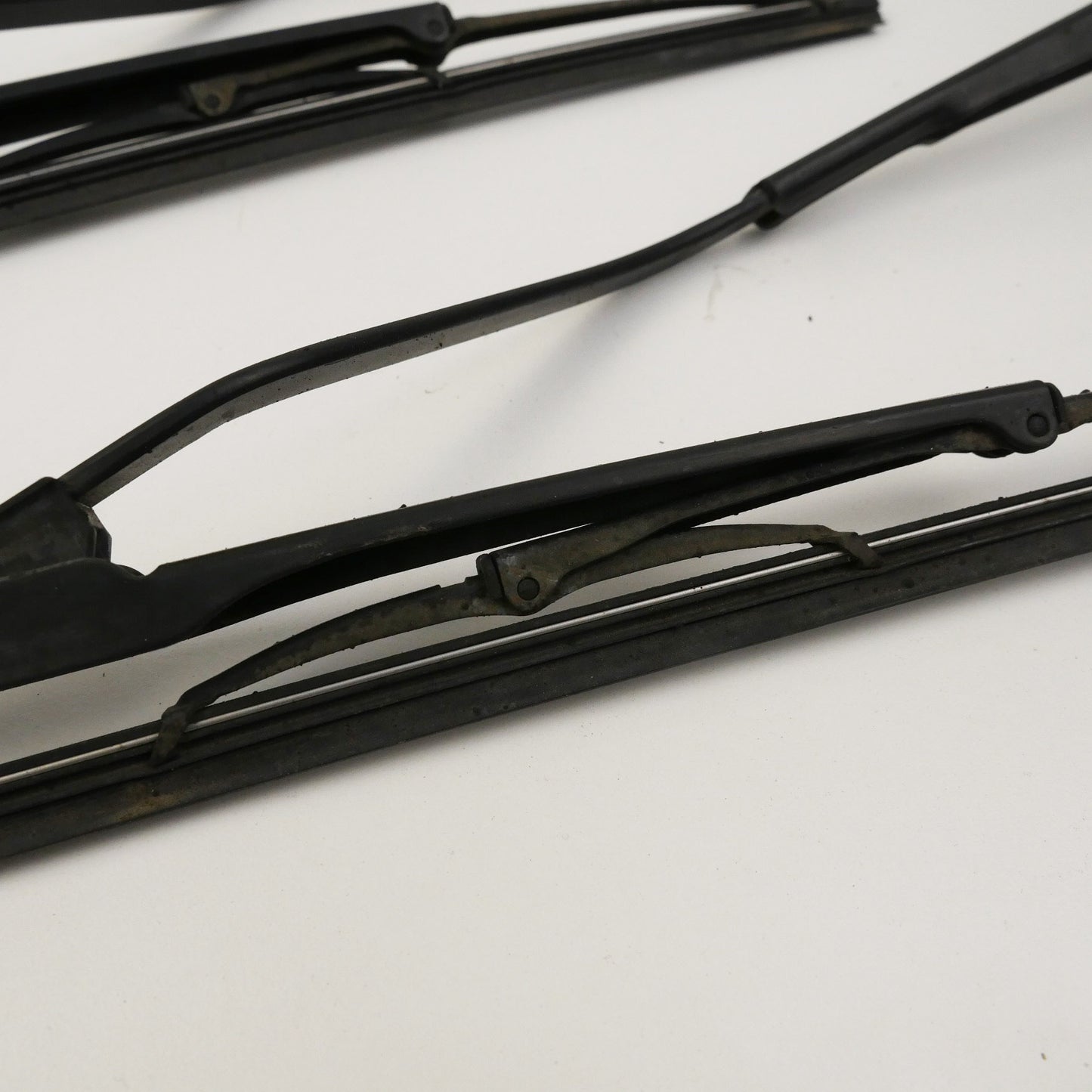 Windshield Wiper Arms - Fits Holden Commodore VZ 2004-2006