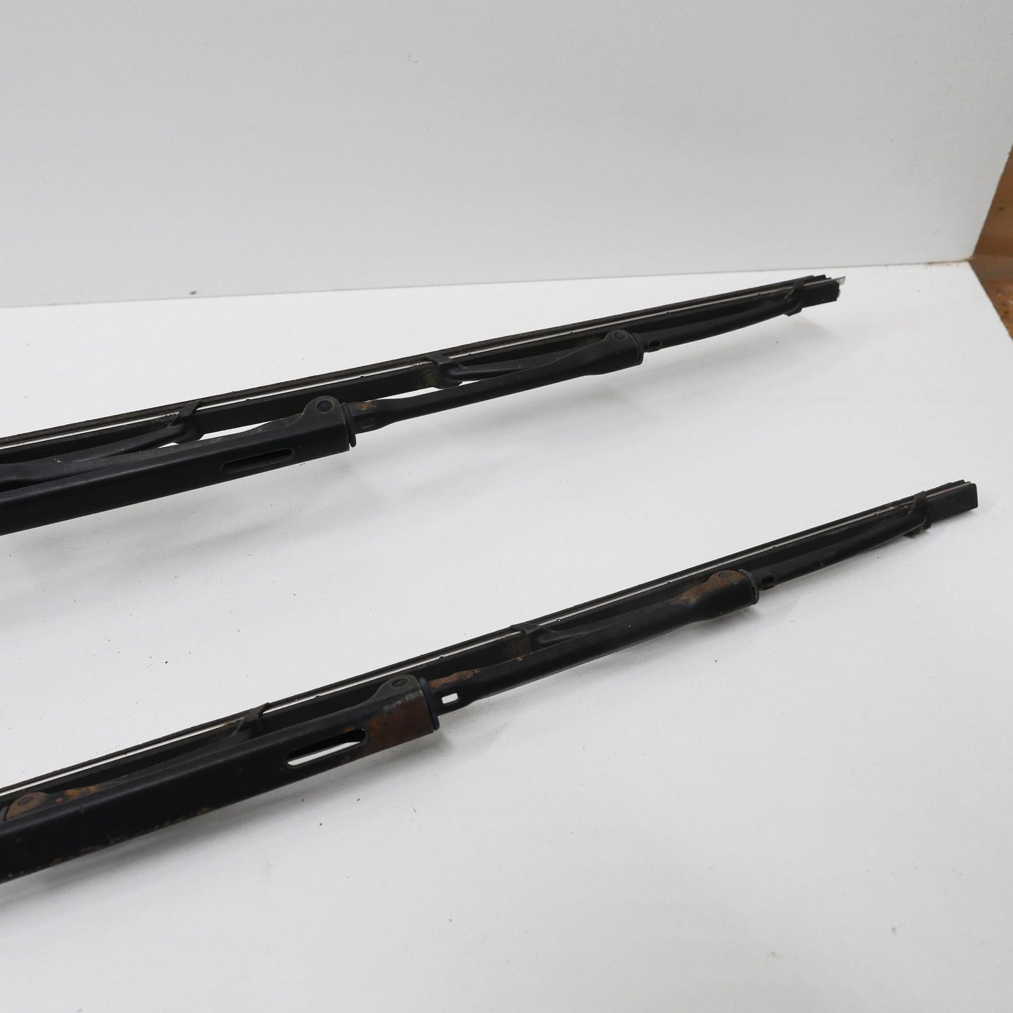 Front Windscreen Wiper Arms - Fits Ford Ford Falcon BA Wagon 2002-2005