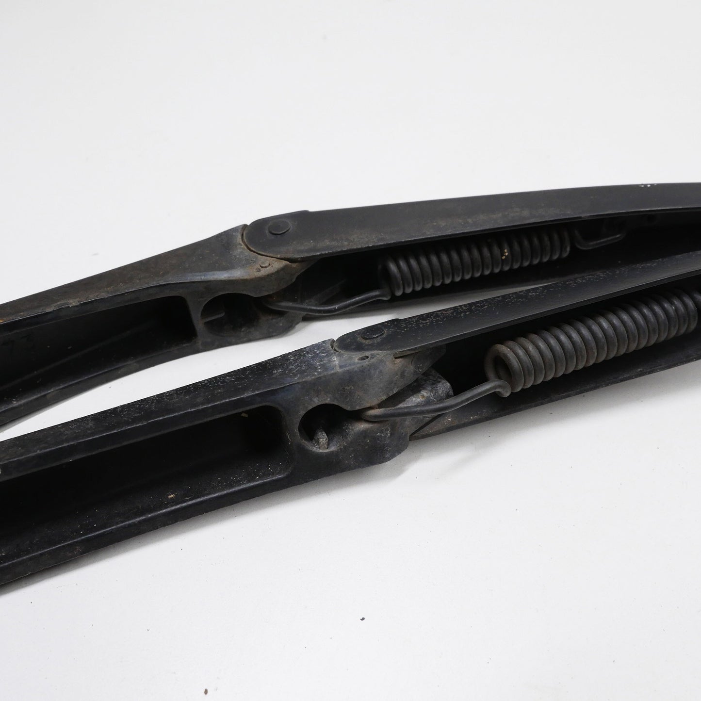 Front Windscreen Wiper Arms - Fits Ford Ford Falcon BA Wagon 2002-2005