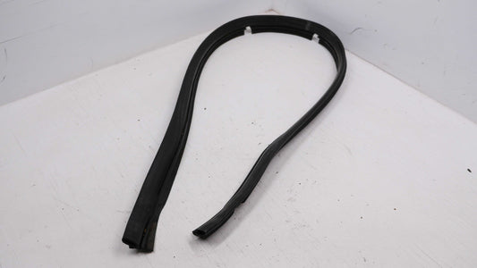 Bonnet Rear Rubber Seal Cowling to Bonnet - Fits Toyota Corolla AE92 Seca Liftback 1988-1992