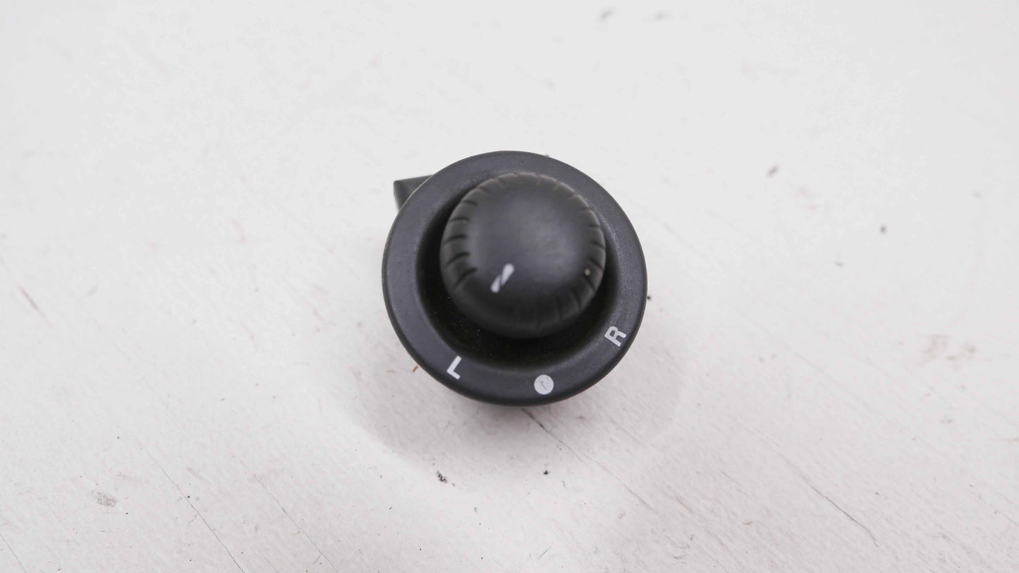 Mirror Adjustment Knob Switch - Fits Ford Falcon AU 1998-2002